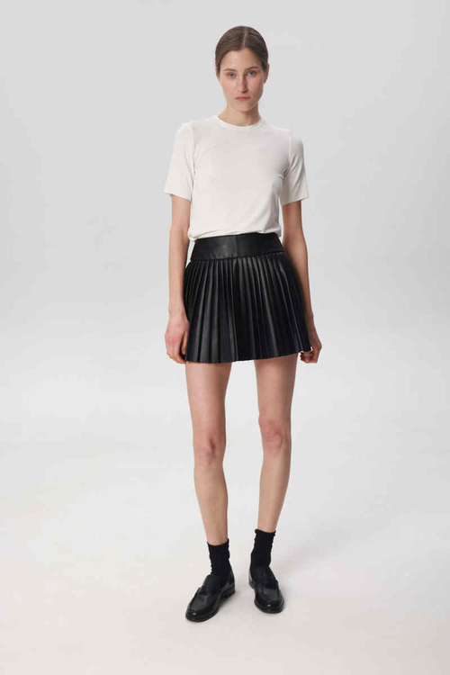 Шорты мини из эко-кожи женские, рептилия off-white