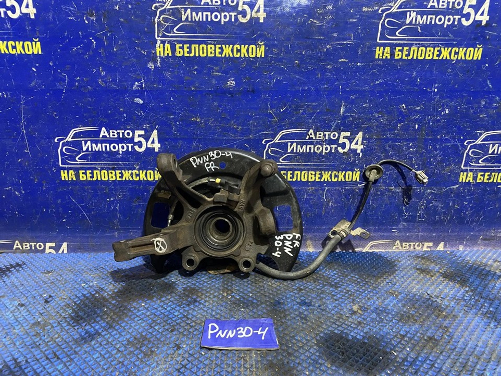 Ступица передняя правая NISSAN R'NESSA 1998