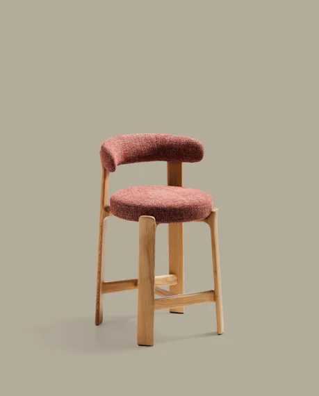 Полубарный стул Granite из терракотовой синели и ясеня с натуральной отделкой 65 см