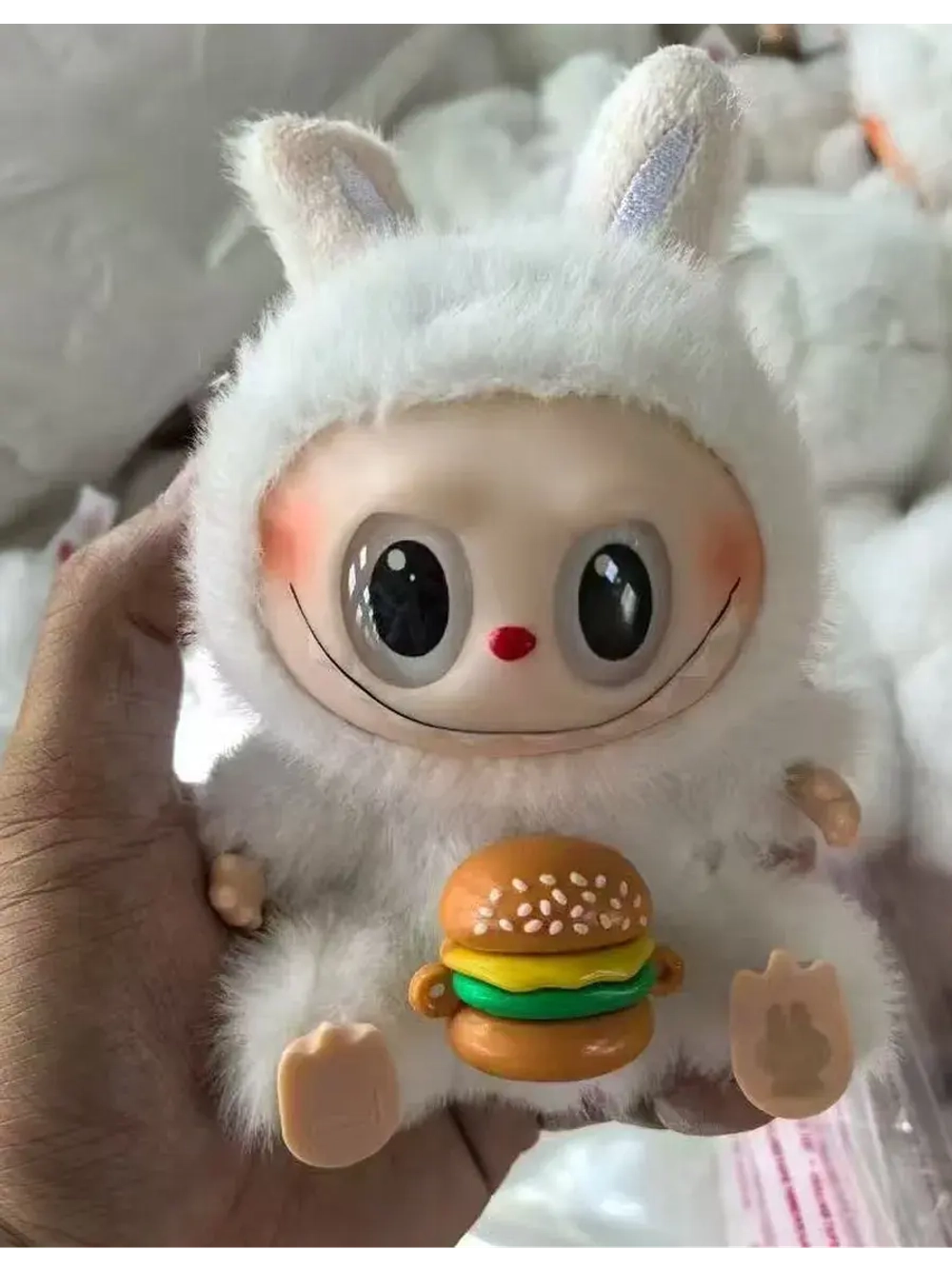Мягкая игрушка Лабубу белый с Бургером