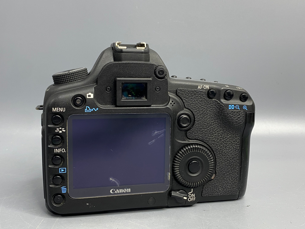 Canon EOS 5D Mark II 16.600 кадров