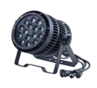 P1515W — светодиодный PAR-прожектор 15×15 Вт RGBW с зумом 12°–46° IP66