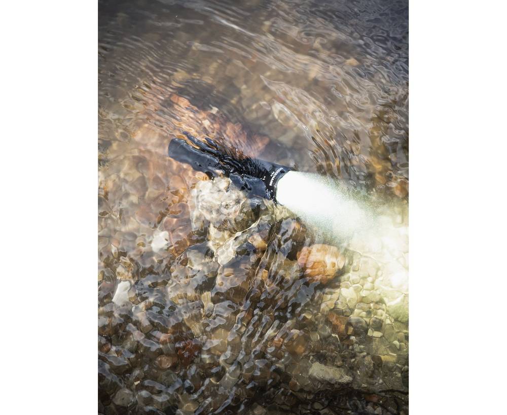 Фонарь подств. Armytek Dobermann Pro Magnet USB XHP35 HI, 1400 lm, тёплый, до 363м, 1x18650, IP68