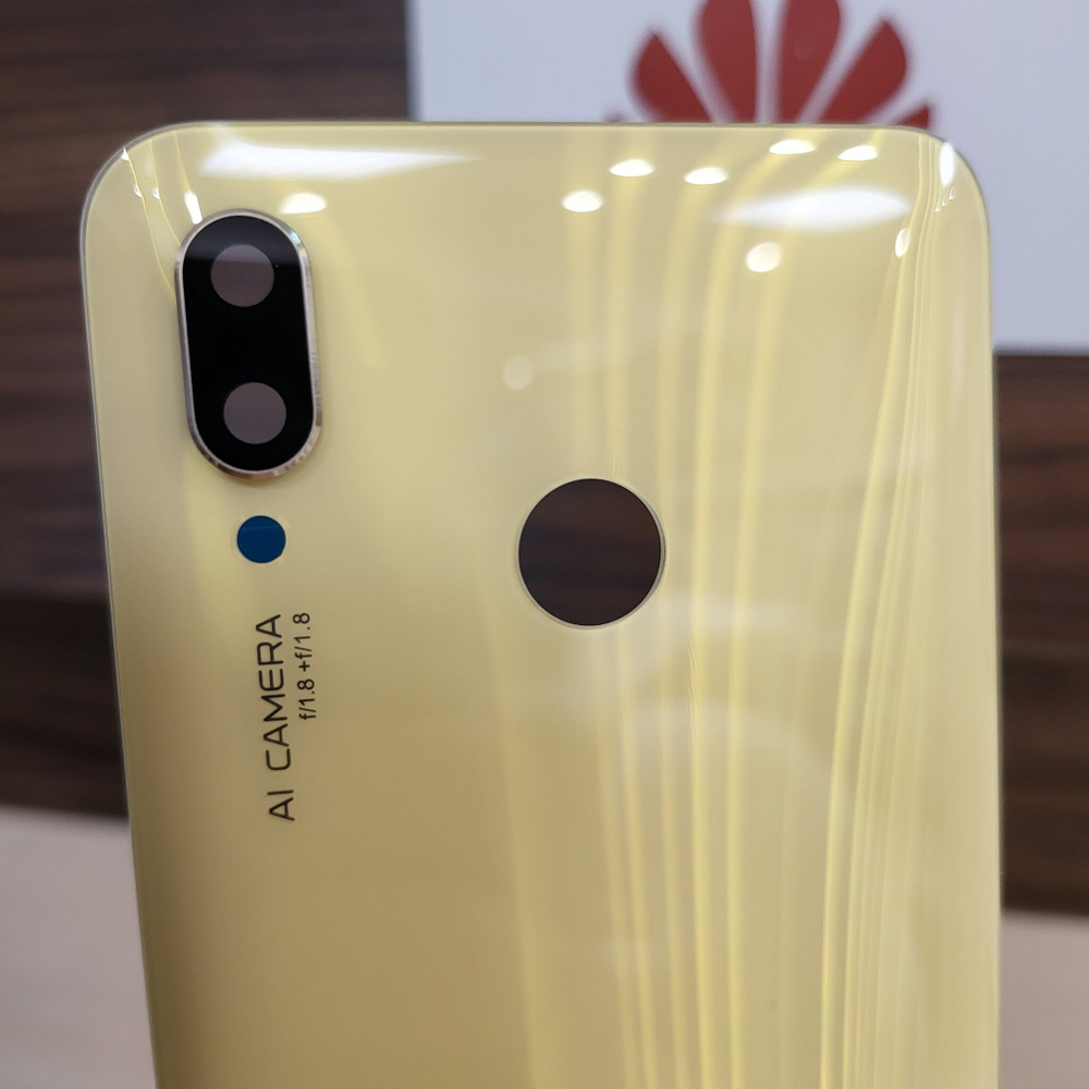 Крышка для Huawei Nova 3 (заднее стекло) "хорошее качество" цвет: жёлтый