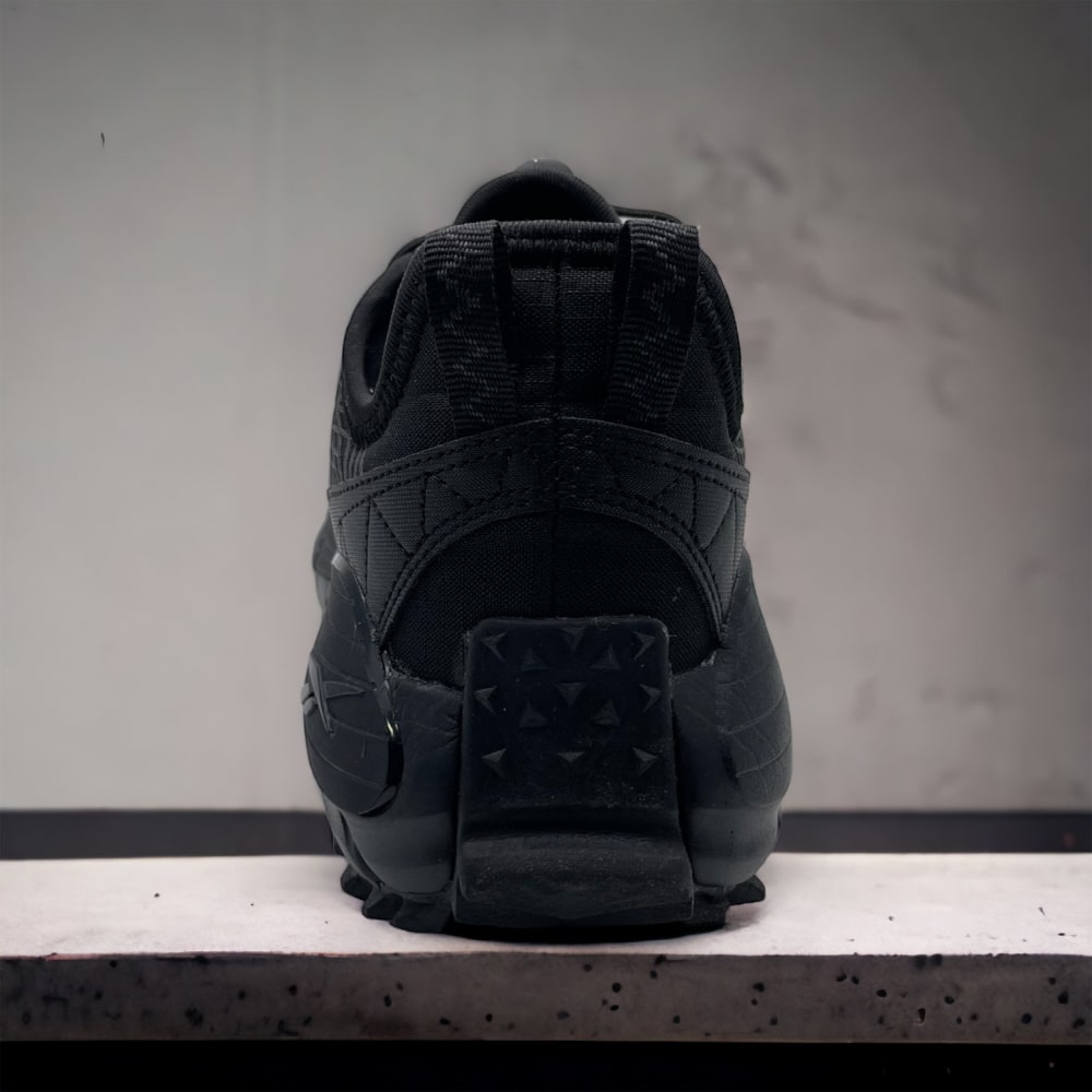 Reebok Zig Kinetica 2 • Black