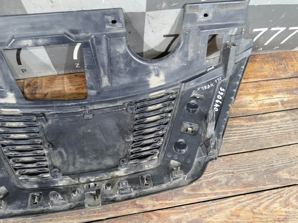 Решетка радиатора Nissan X-Trail 3 (T32) 17-22 Б/У Оригинал 623106FR6C