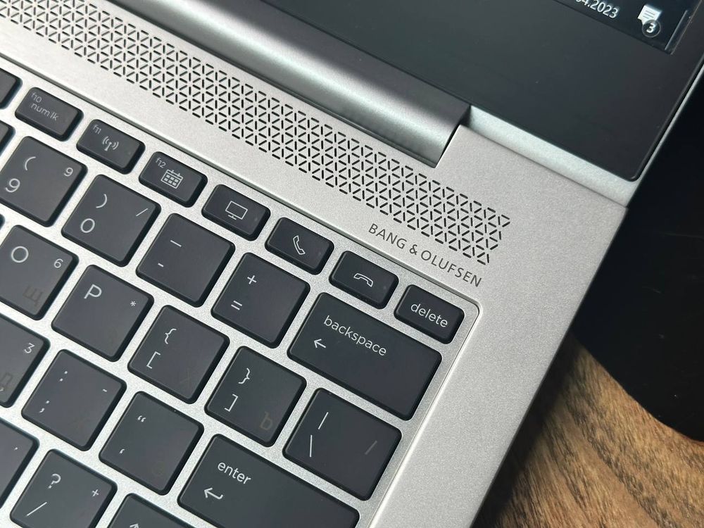 13.3" Ноутбук HP EliteBook 830 G5 (1920x1080, Intel Core i5-8250U, RAM 8ГБ,SSD 256ГБ, Intel UHD Graphics 620, OS Windows)
