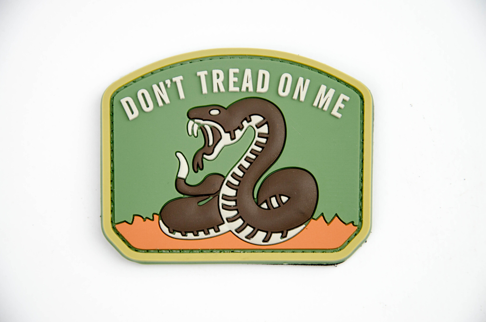 Шеврон Don't Tread on Me PVC. Мультикам