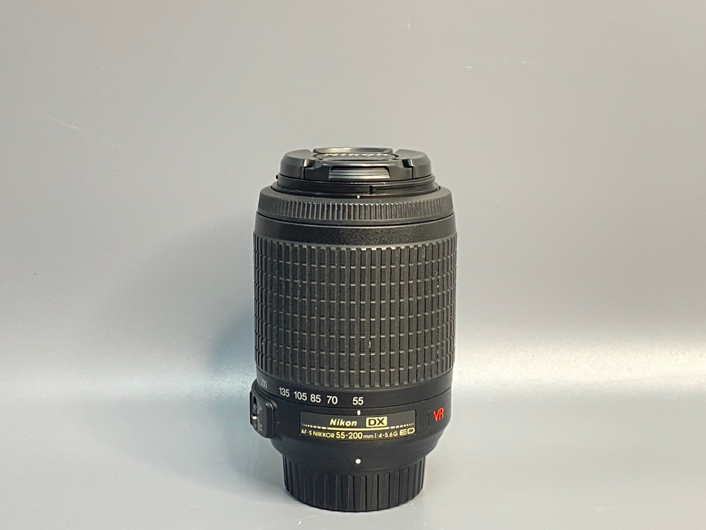 Nikon 55-200mm 4-5.6G AF-S DX VR IF-ED Zoom-Nikkor