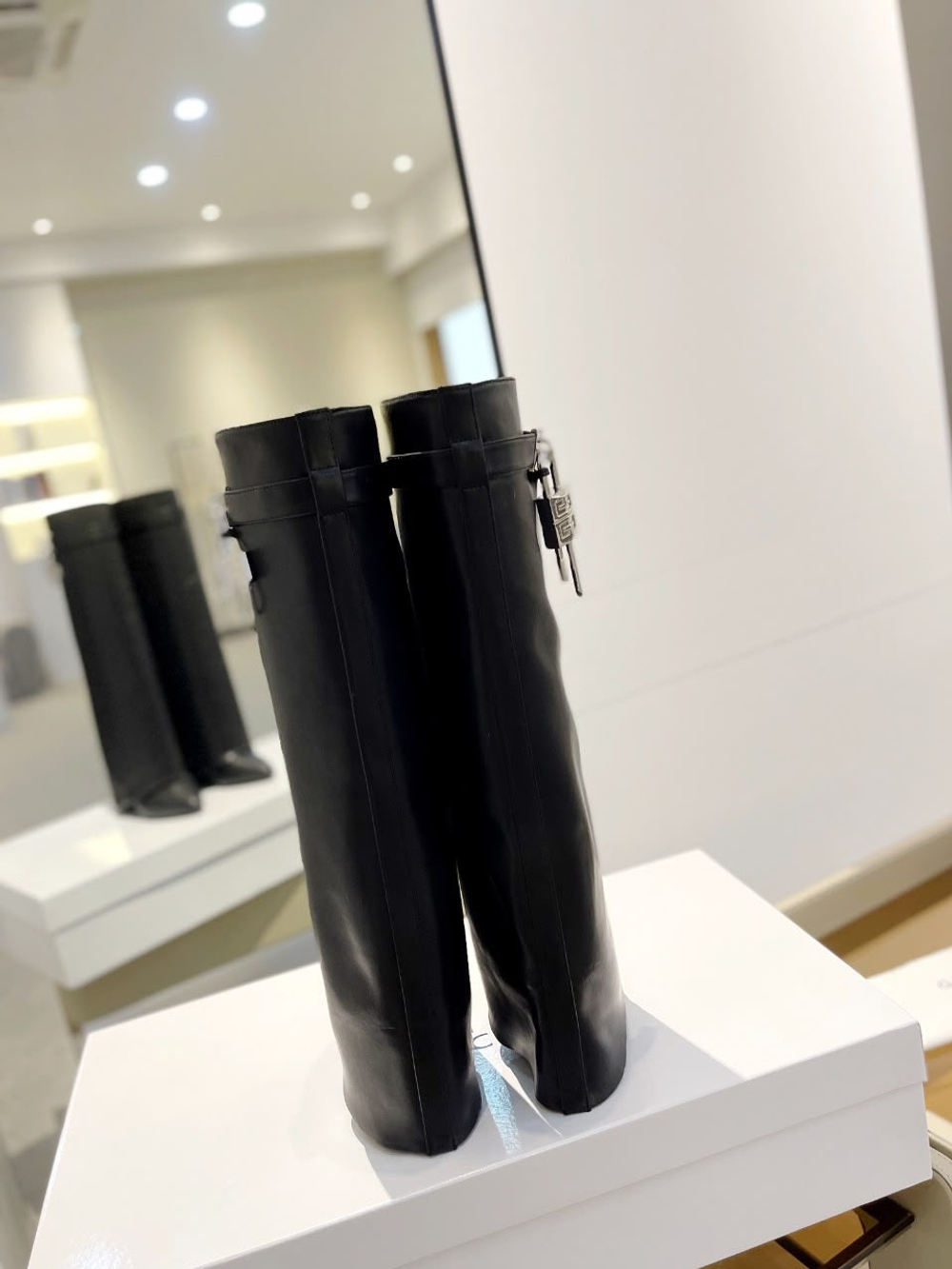 Сапоги Givenchy