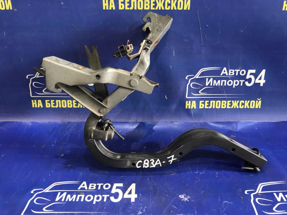 Петля багажника MITSUBISHI MIRAGE 1992
