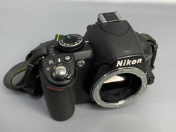 Nikon D3100 3.936 кадров
