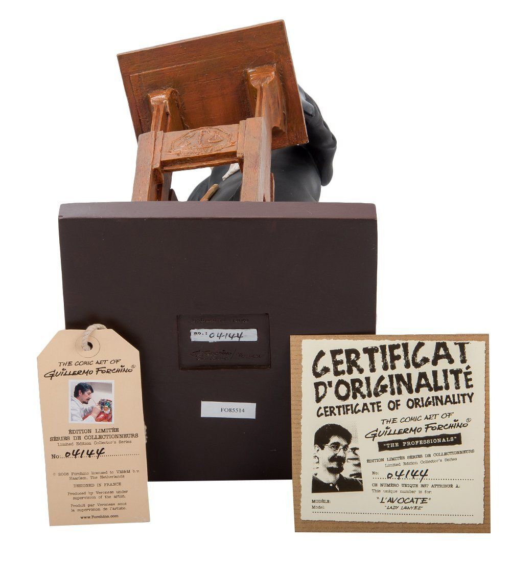 Forchino FO-85514 Статуэтка «Адвокат» (The Lady Lawyer. Forchino)