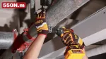 Гайковёрт из набора INGCO HKTHP41723 приставлен к креплению хомута на металлической трубе