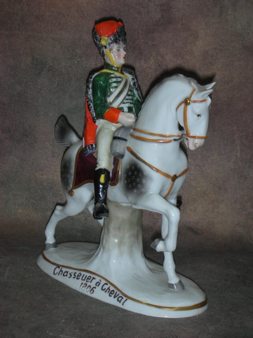 Статуэтка. Фарфор. Солдат Конный егерь 1806. Sitzendorf. Германия