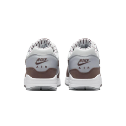 alt="Полосатая подкладка и премиальная кожа на Nike Air Max 1 Shima Shima"