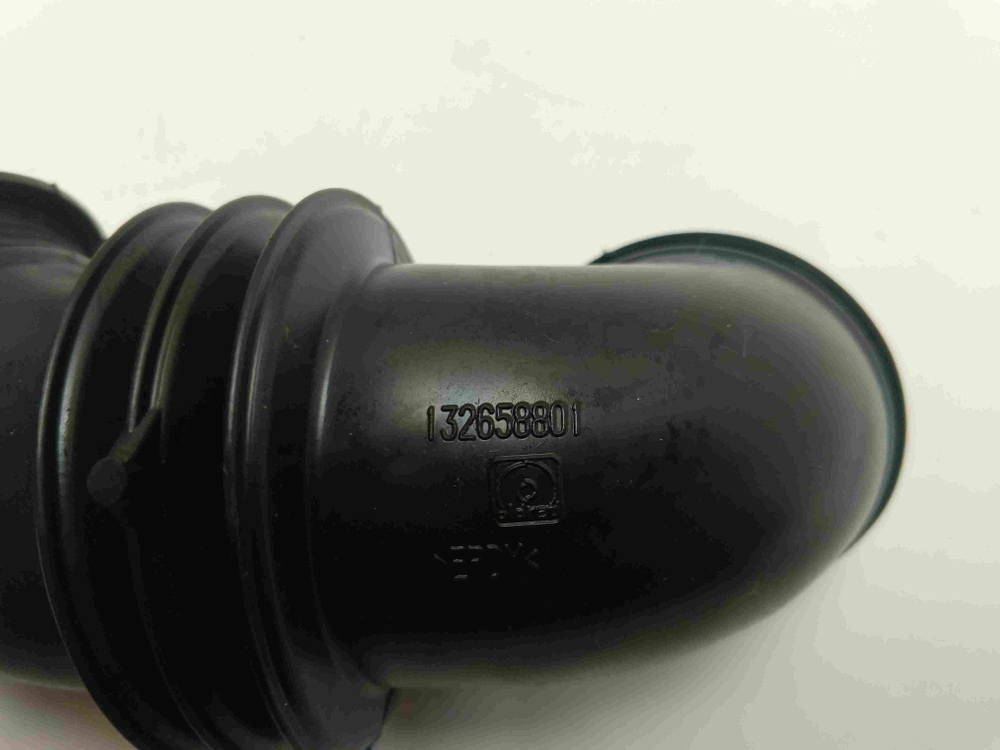 LS60840L кт224 Заливной патрубок для стиральной машины AEG 132658801 б/у