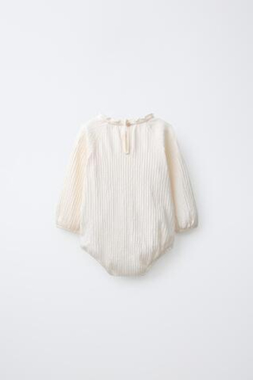 ZARA ФАКТУРНЫЙ КОМБИНЕЗОН С ВЫШИВКОЙ, СВЕТЛЫЙ ЭКРЮ