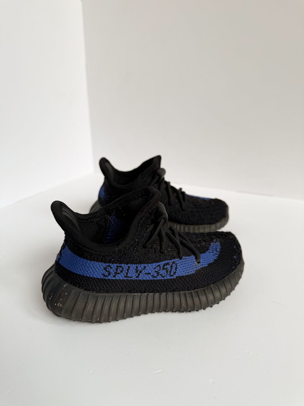 Кроссовки Adidas Yeezy Boost, 22