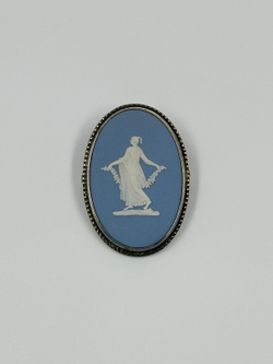 Брошь Wedgwood голубая
