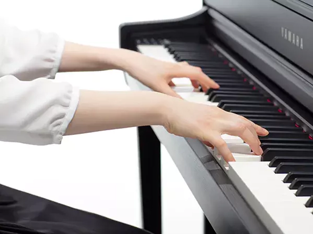Yamaha CLP-735