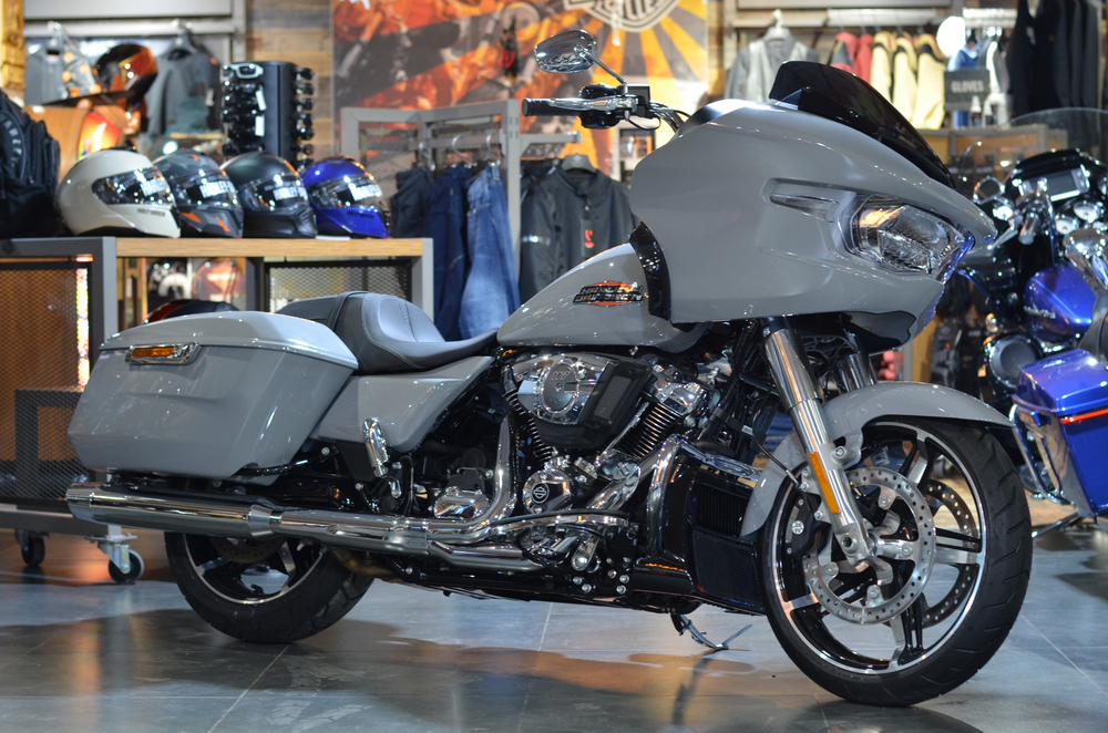 Harley-Davidson Road Glide 117 Atlas Silver 2024 с НДС