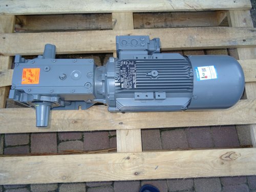 LENZE GETRIEBEMOTOR
