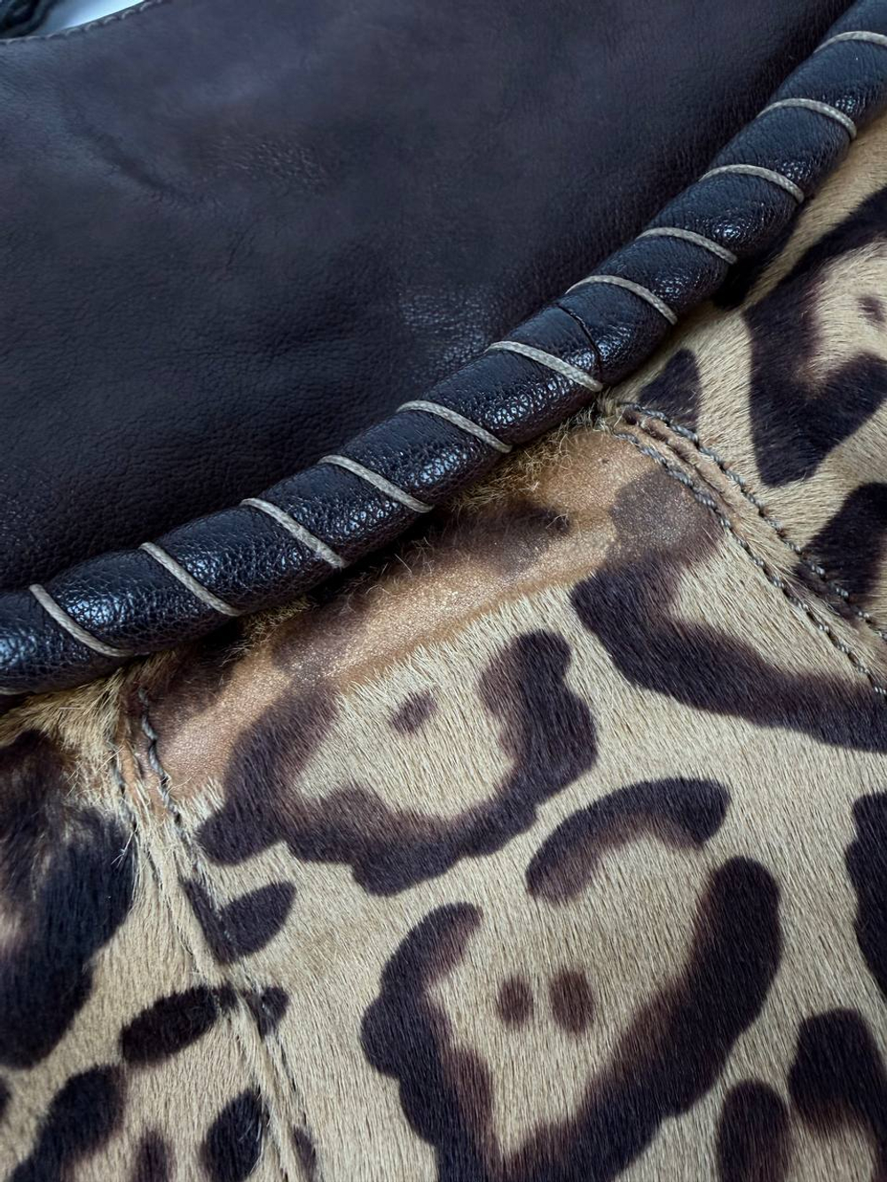 Сумка Valentino Garavani Leopard Pony Hair Leather Shoulder Bag Beige