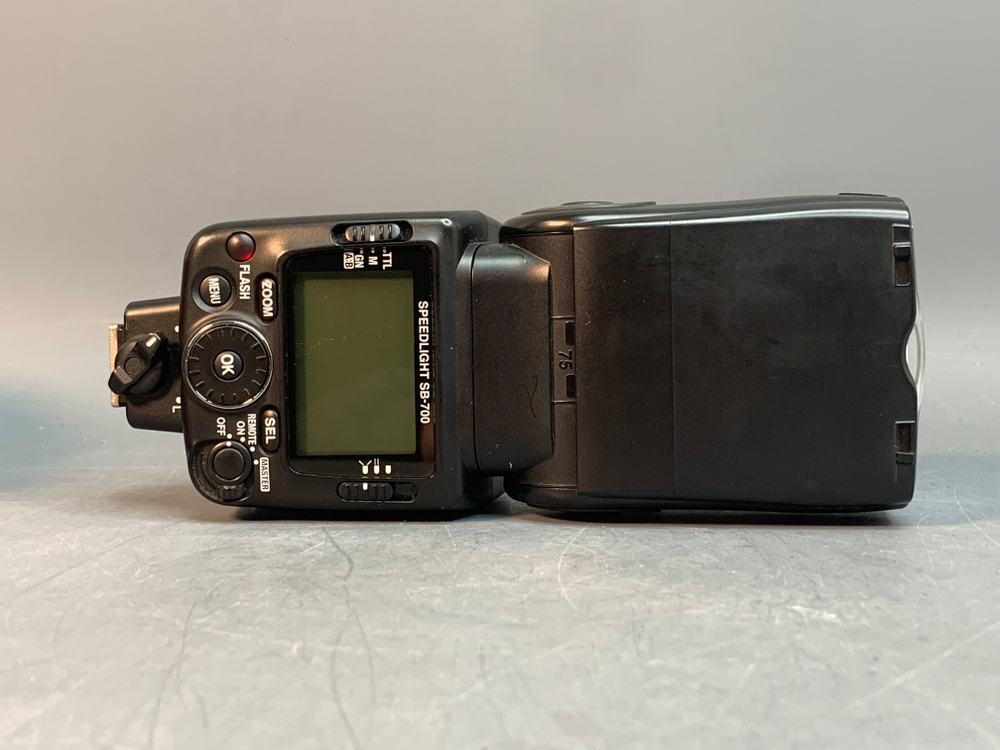 Nikon Speedlight SB-700