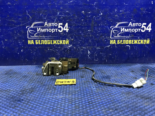 Замок двери задней правой MAZDA DEMIO 2000