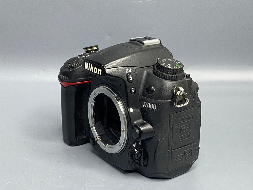 Nikon D7000 Body — 30 100 кадров