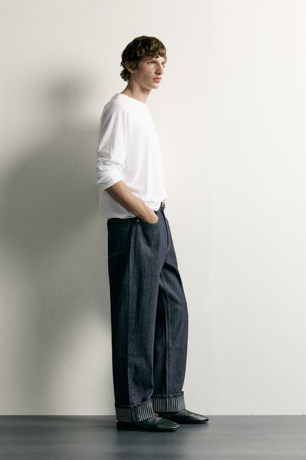 ZARA ДЖИНСЫ STRAIGHT FIT С КОНТРАСТНЫМ ПОДВОРОТОМ, ИНДИГО