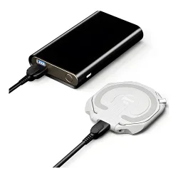 Фонарь для смартфона Wuben E1, белый - подключение к внешнему аккумулятору через кабель