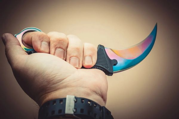 Керамбит Градиент — легендарный нож из CS GO Керамбит Градиент — легендарный нож из CS GO