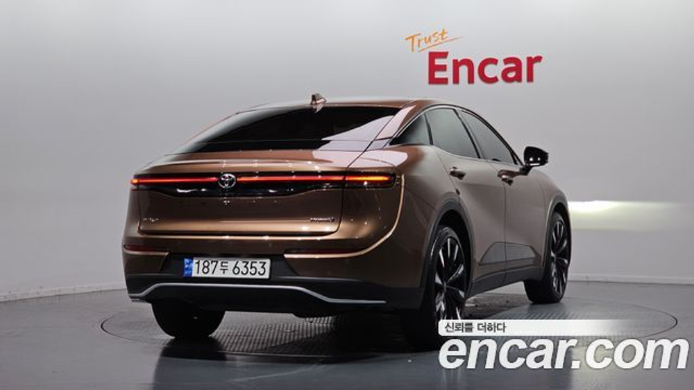 Toyota Crown 2.4 4WD Dual Boost HYbrid — 2023