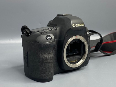 Canon EOS 5D Mark II — 76 000 кадров