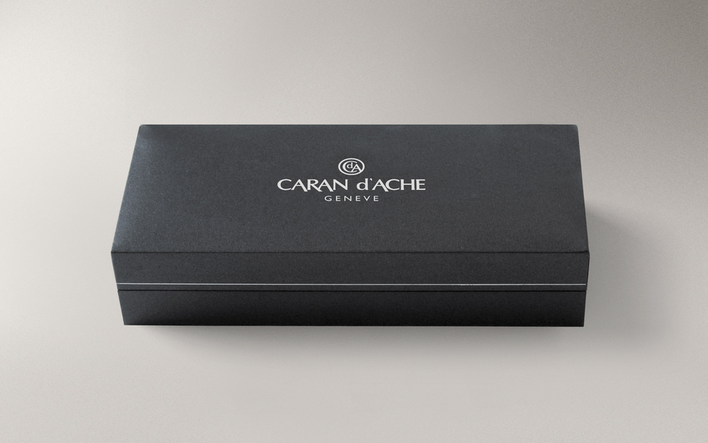 Роллер Carandache Madison Cisele GP латунь позолота (4670.282)