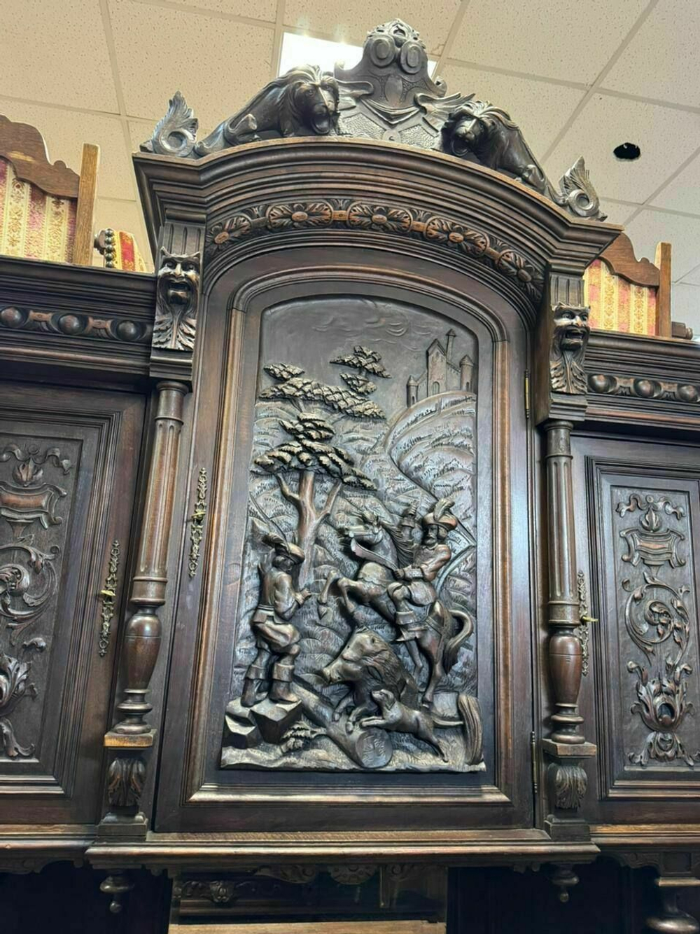 Старинный буфет