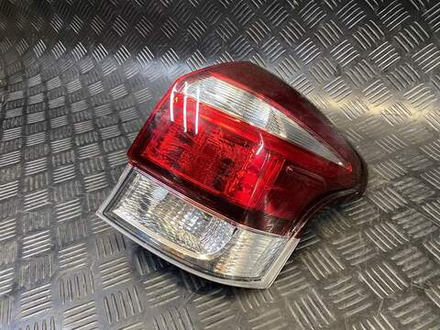 стоп правый Toyota Corolla Fielder NZE161 164 NKE165 13-106