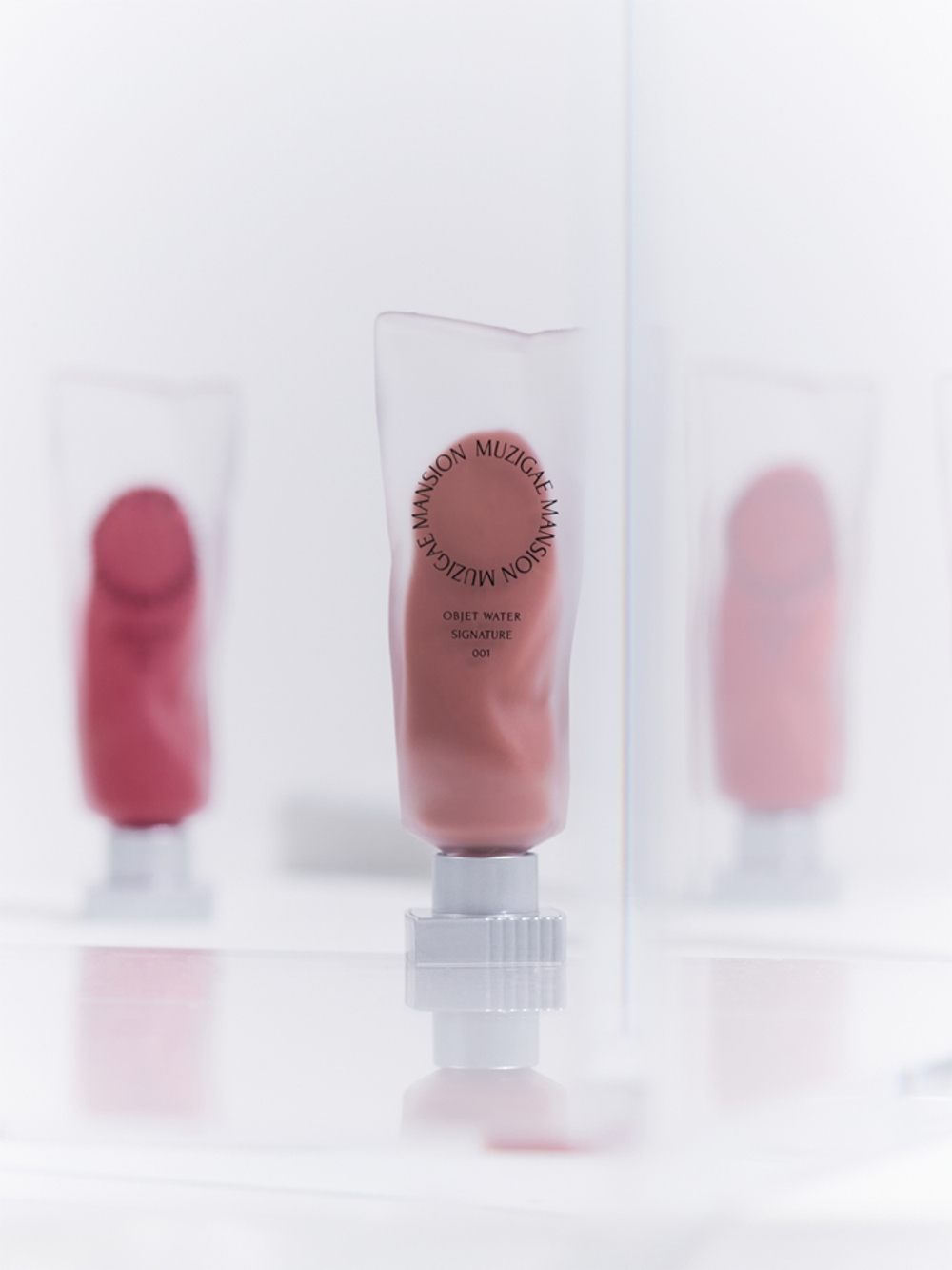 MUZIGAE MANSION Objet Water - Матовая жидкая помада, увлажняющая оттенок 001 Signature, 5 ml