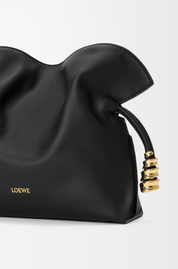Loewe Мини-клатч Coil Flamenco из телячьей кожи наппа, черный