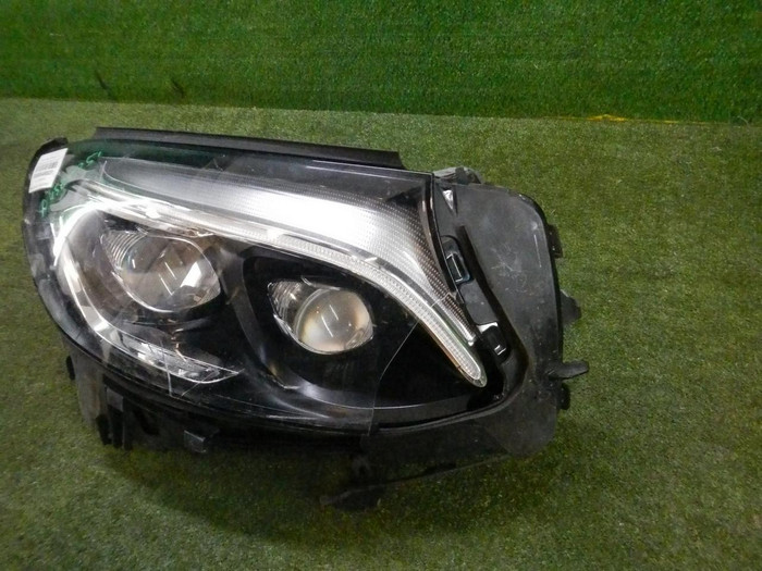 Битая Фара правая Mercedes GLC X253 (2015-2019) LED