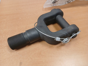 Крюк буксировочный MAN TGA TGS TGX