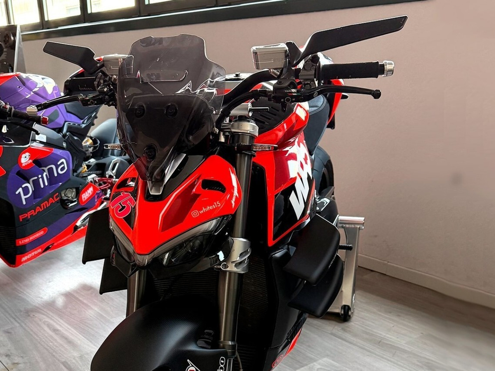 WRS Ветрове стекло Sport Plus Ducati Streetfighter V4 (2020-2024) сильно затемненное DU014FS