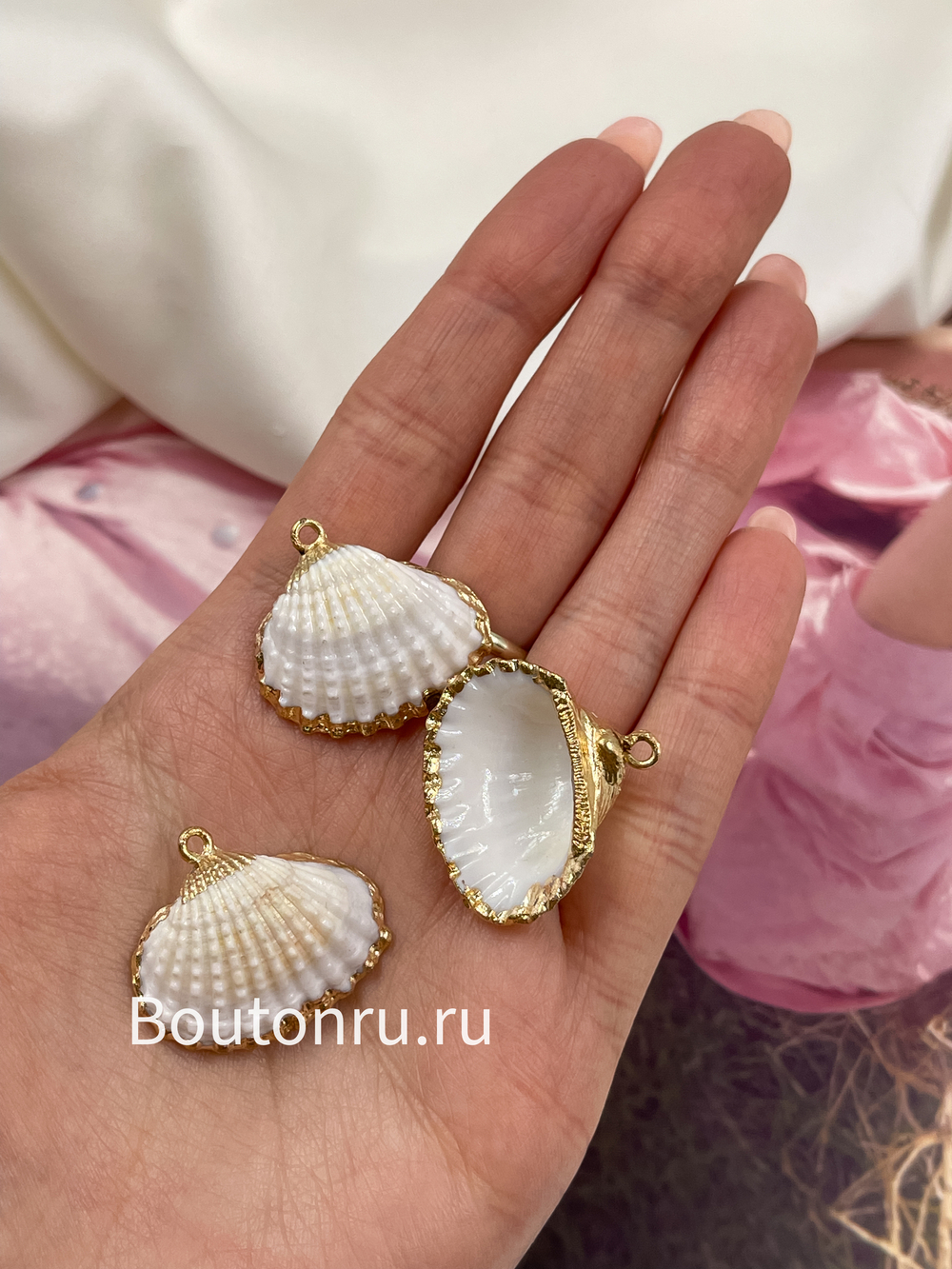 Подвеска в форме морской ракушки "Гребешок" золотистая