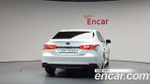Toyota Camry 2.5 XLE Hybrid — 2019