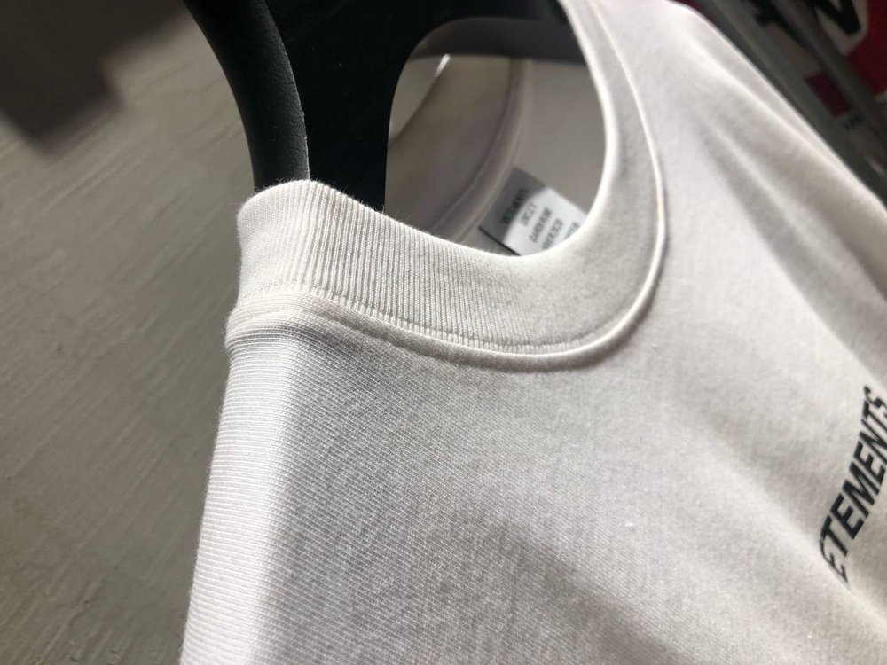 Футболка Vetements