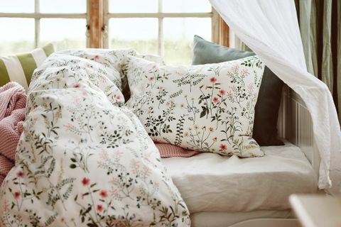 Комплект постельного белья IKEA TIMJANSMOTT (ТИМЬЯНСМОТТ), Двуспальный, Белый с рисунком, 240x220, 50x80 см