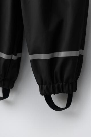 ZARA ПРОРЕЗИНЕННЫЙ КОМБИНЕЗОН WATER RESISTANT, ЧЕРНЫЙ