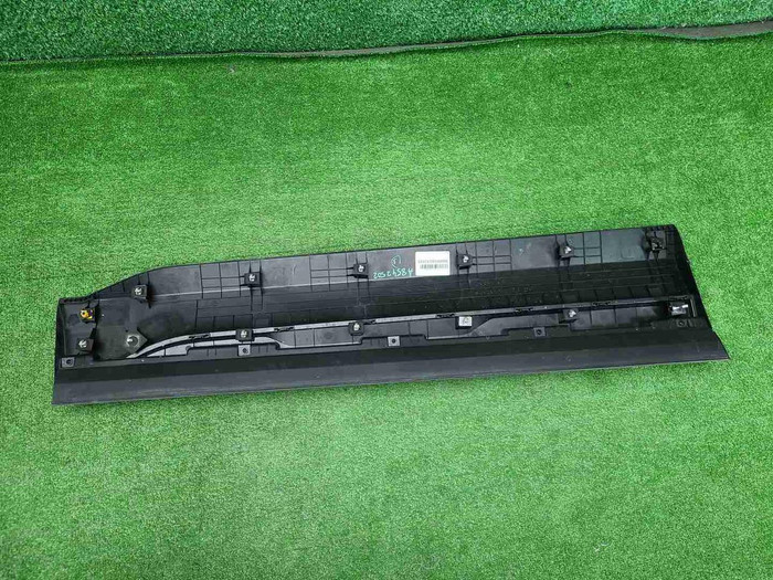 Накладка двери правая Hyundai Santa Fe 4 TM 19-24